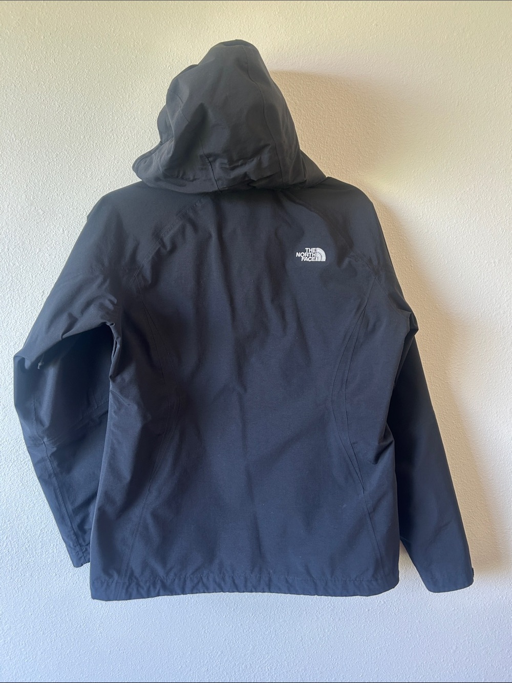The North Face Black Women’s Waterproof Hooded Shell Jacket - Picture 4 of 9